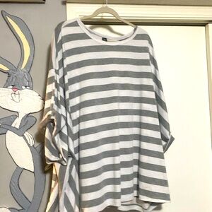 Pull over plus size Tee drop shoulders.